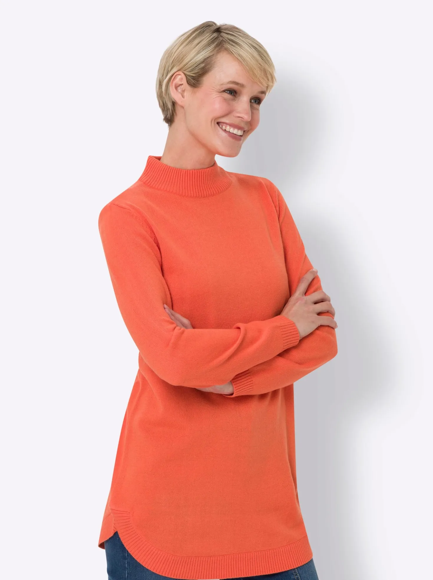 Pullover mit abgerundetem Saum