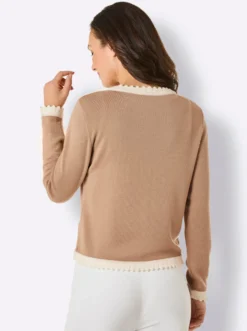 Pullover mit Zierknopfleiste