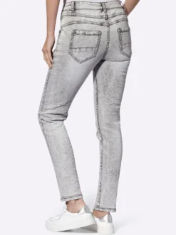 Röhrenjeans mit Crinkle-Effekt