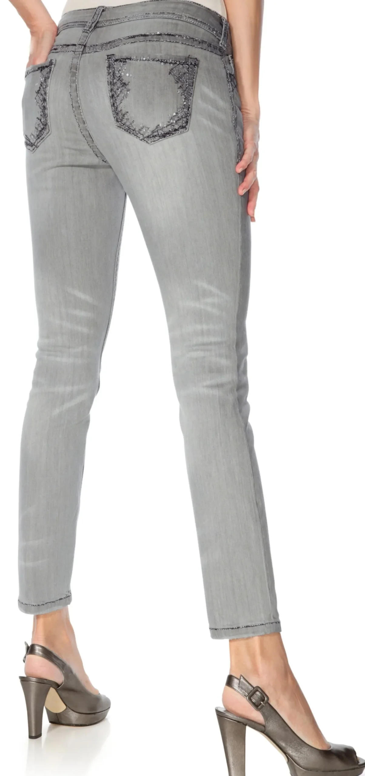 Röhrenjeans mit Stickerei