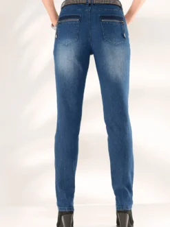 Röhrenjeans mit Zipper an Gesäßtaschen