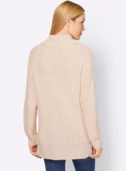 Rollkragenpullover mit aufwendigem Strickmuster