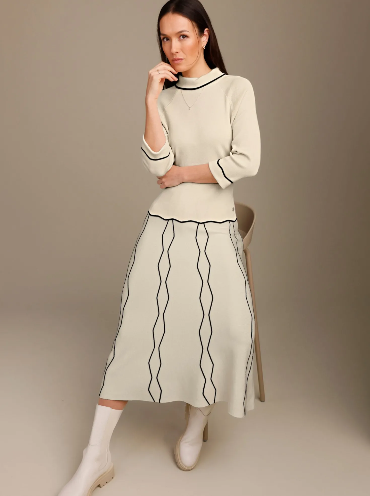 Rollkragenpullover mit gewellte Abschlüssen
