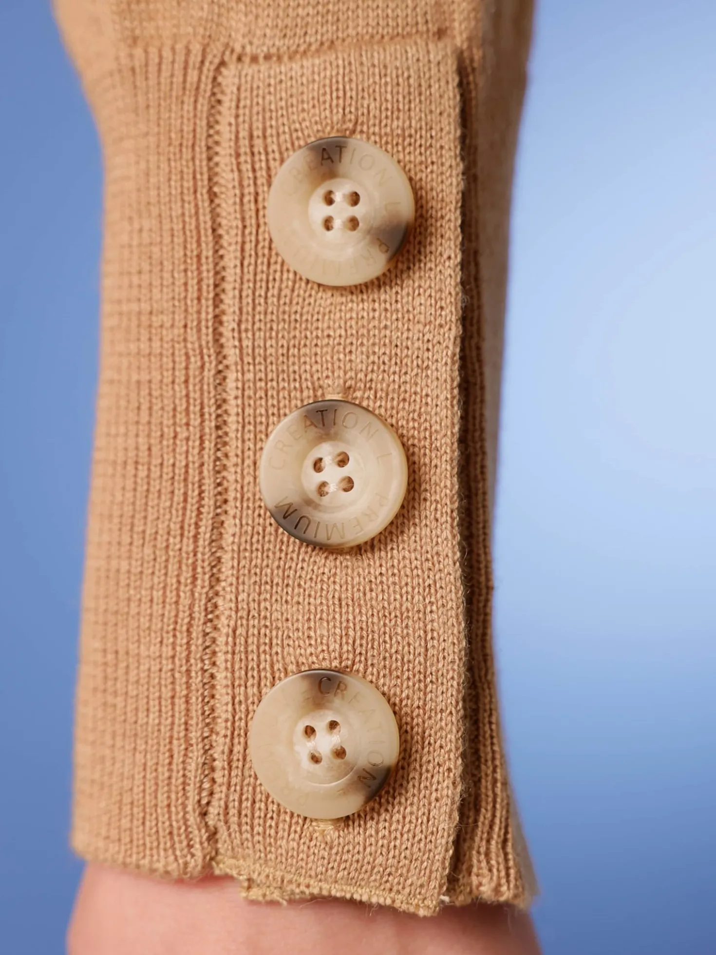 Rollkragenpullover mit hohen Rippbünchen