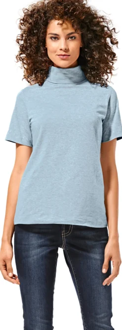 Rollkragenshirt in taillierter Form