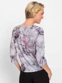 Rundhalsshirt im verwischten Blütenmuster