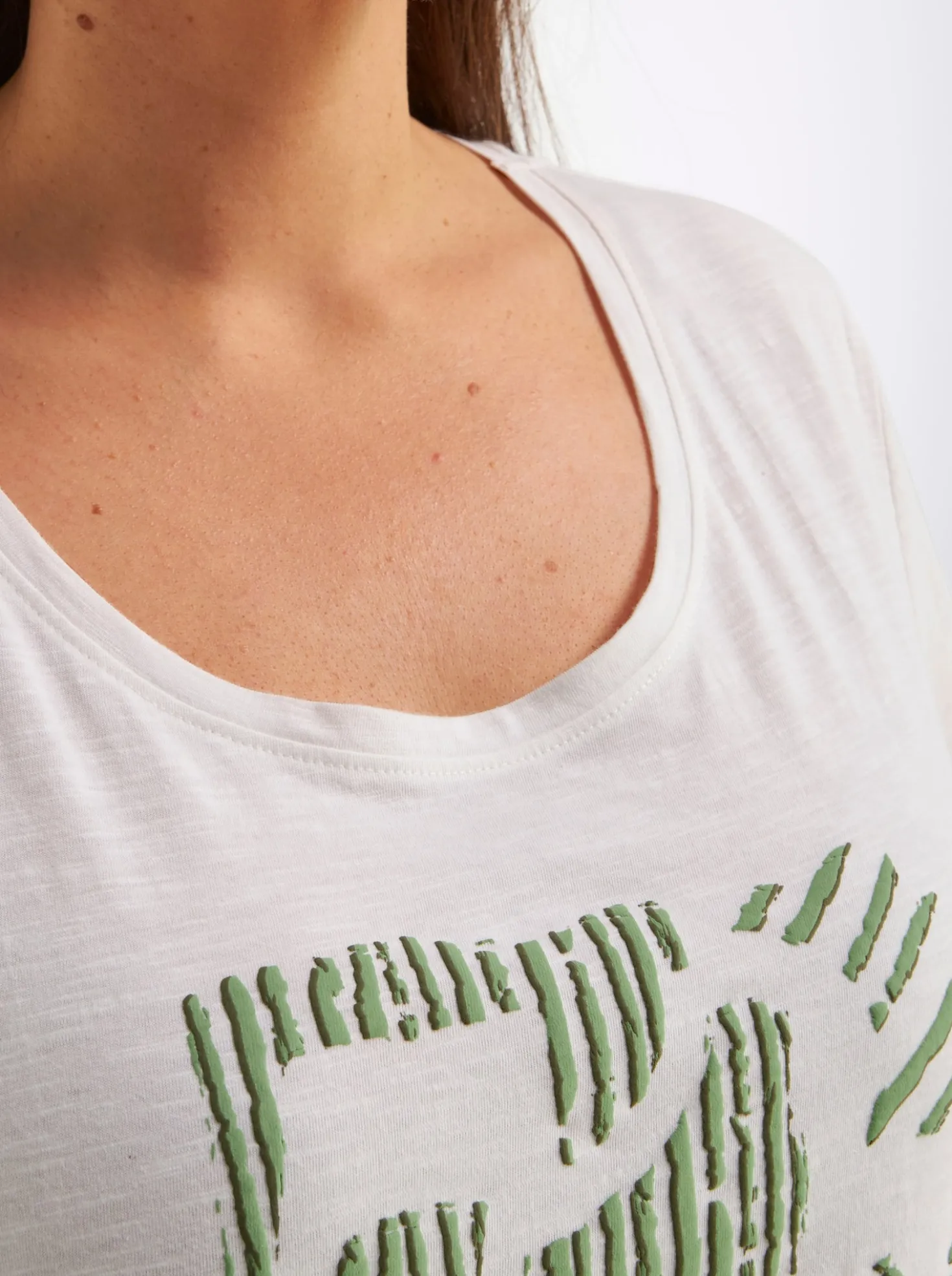 Rundhalsshirt mit abstraktem Frontprint
