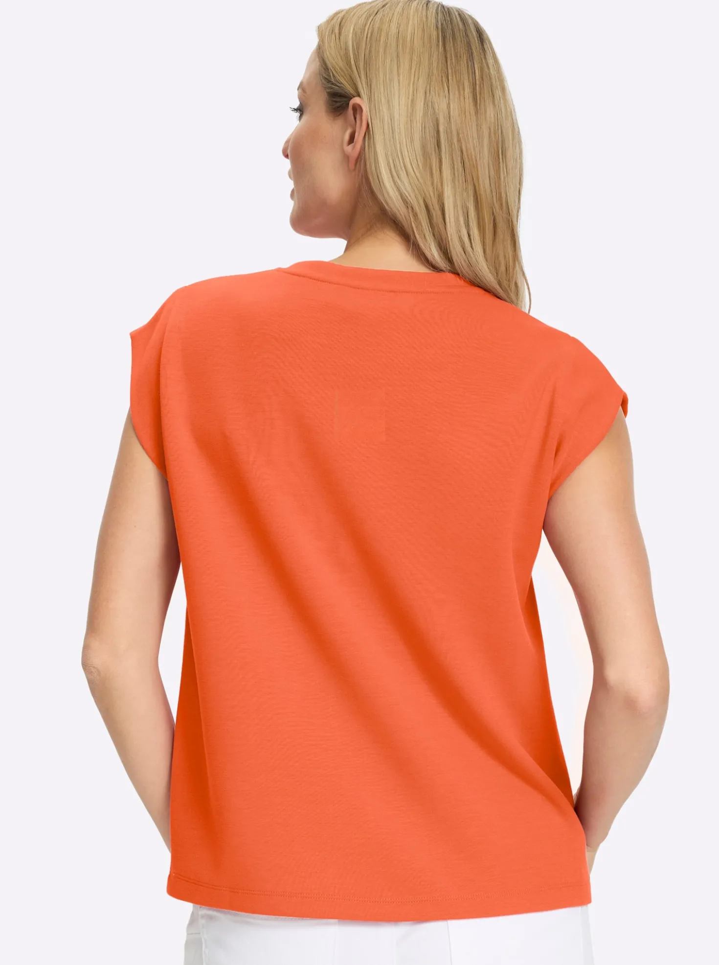 Rundhalsshirt mit überschnittenen Schultern