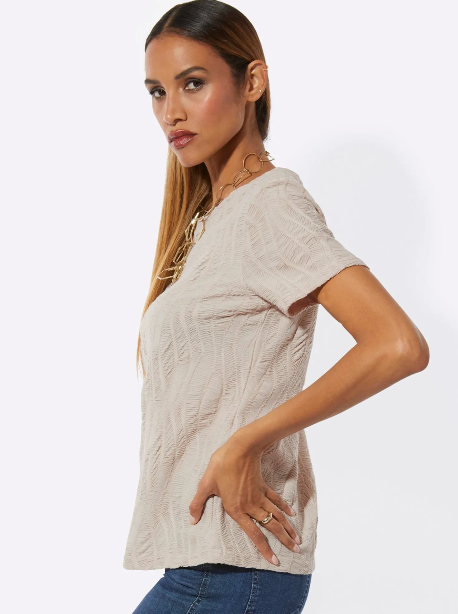Rundhalsshirt mit Jacquard-Struktur
