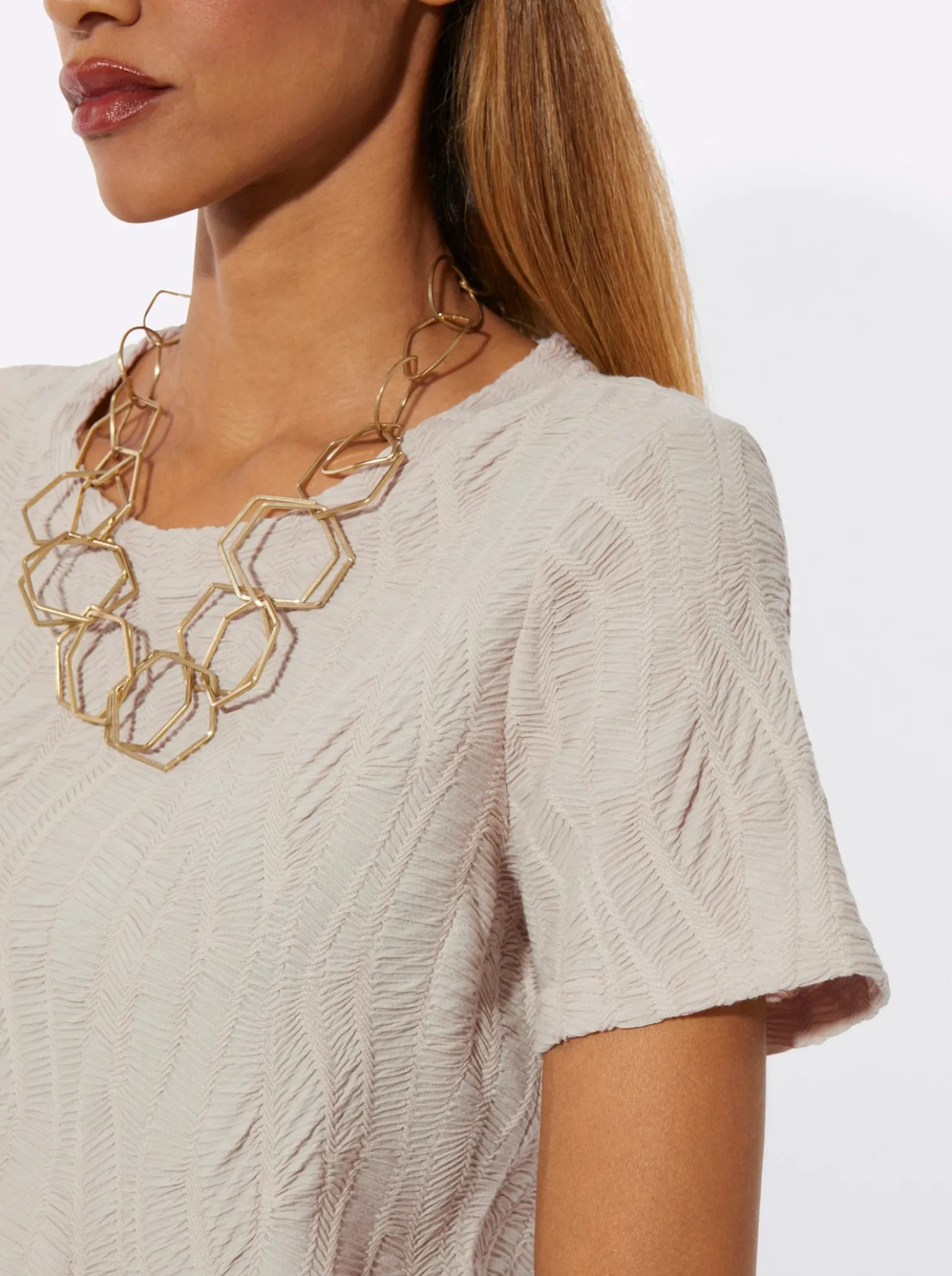Rundhalsshirt mit Jacquard-Struktur