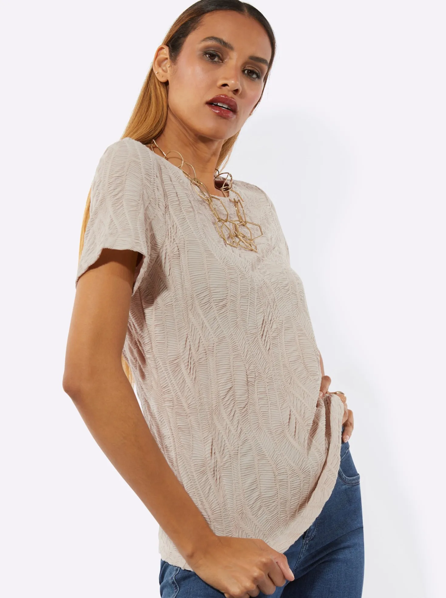 Rundhalsshirt mit Jacquard-Struktur