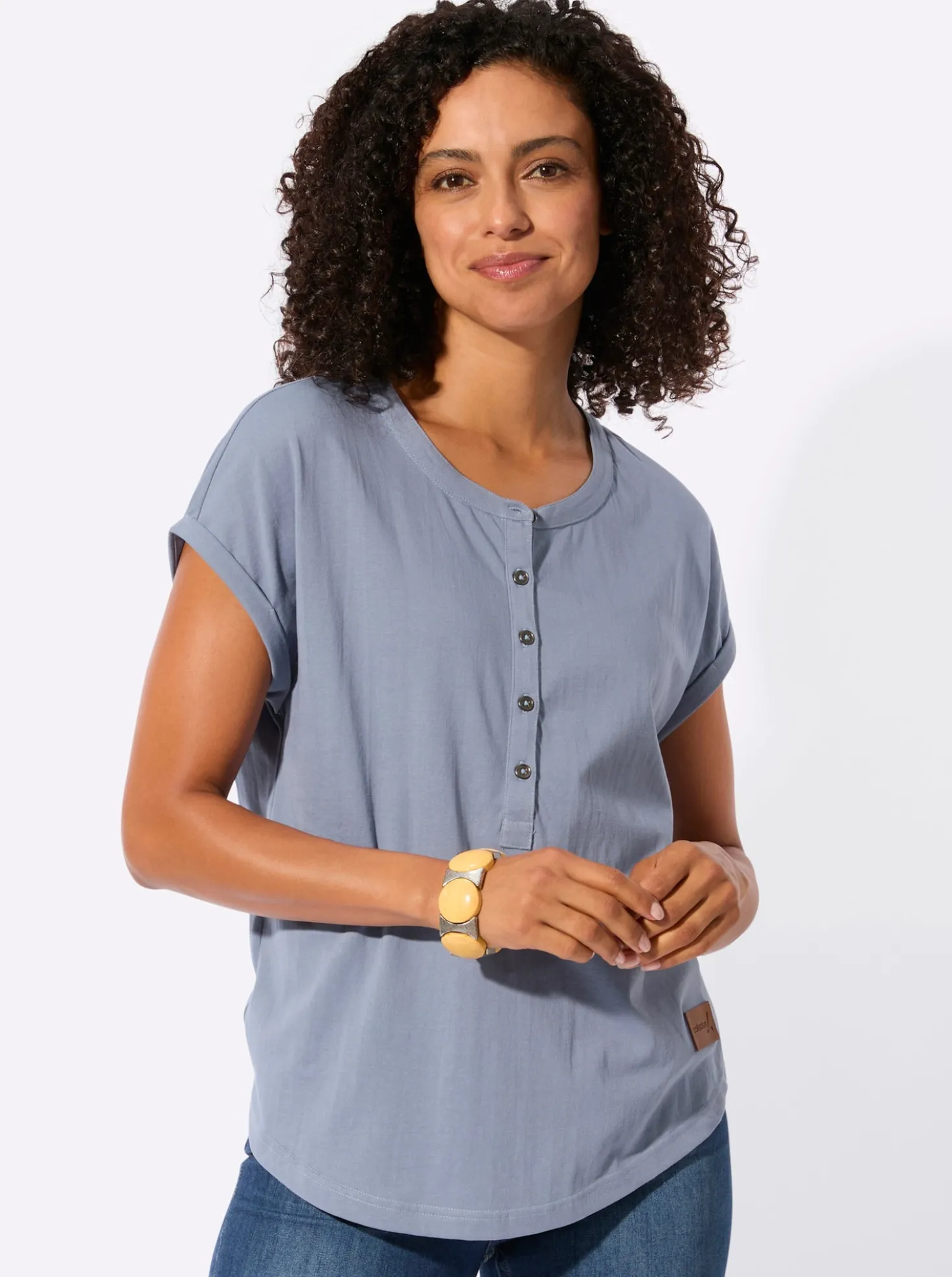 Rundhalsshirt mit Knopfleiste
