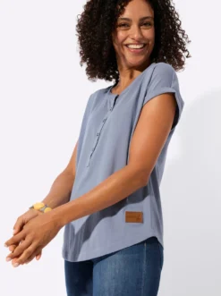 Rundhalsshirt mit Knopfleiste
