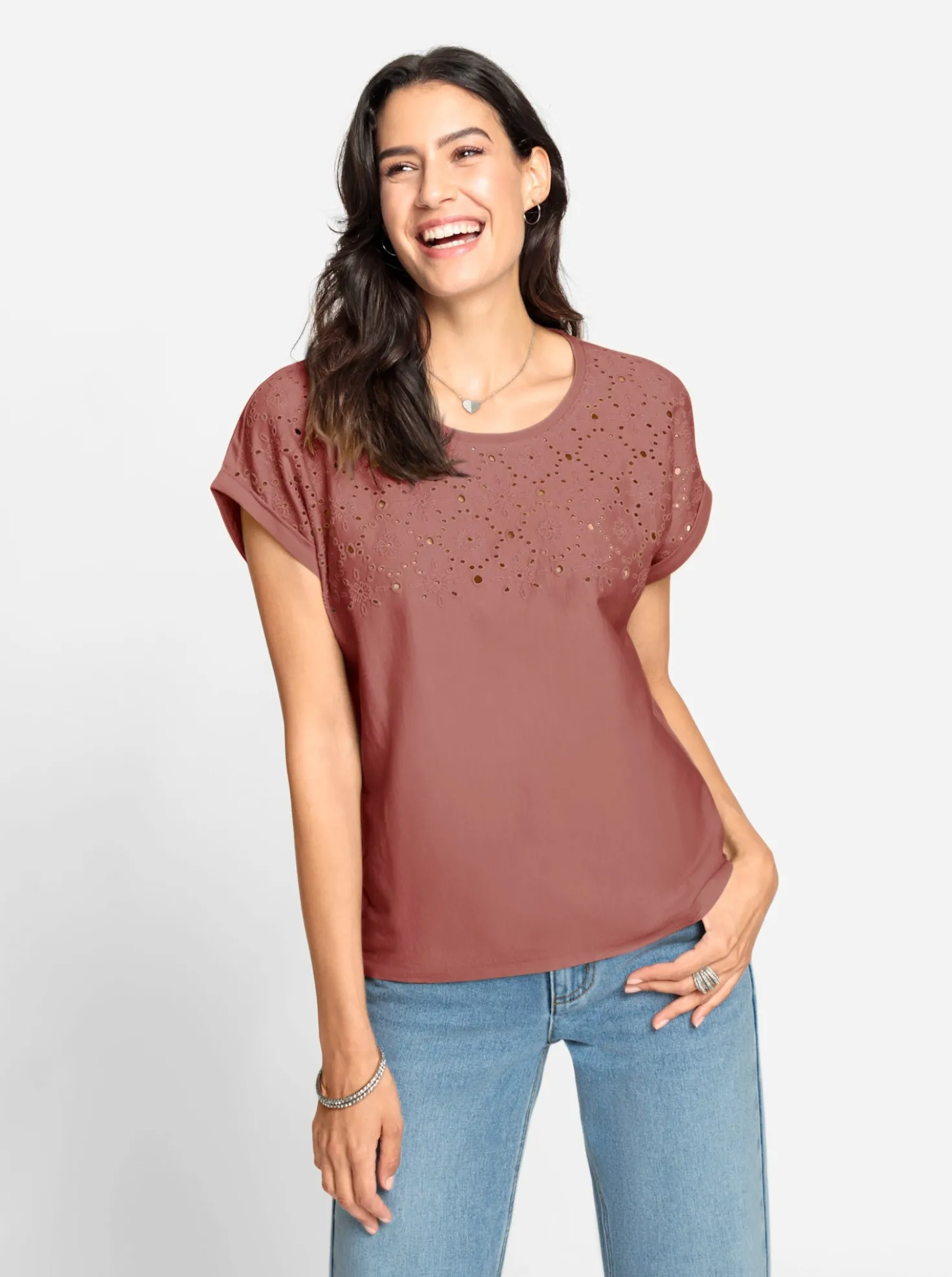 Rundhalsshirt mit Lochstickerei