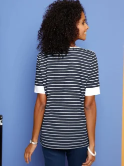 Rundhalsshirt mit Ösen und Zierschnürungen