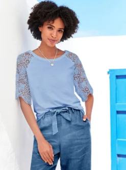Rundhalsshirt mit Spitze