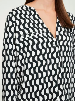 Schlupf-Bluse mit V-Ausschnitt