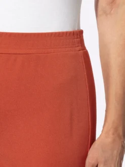 Schlupfhose in gerader Form