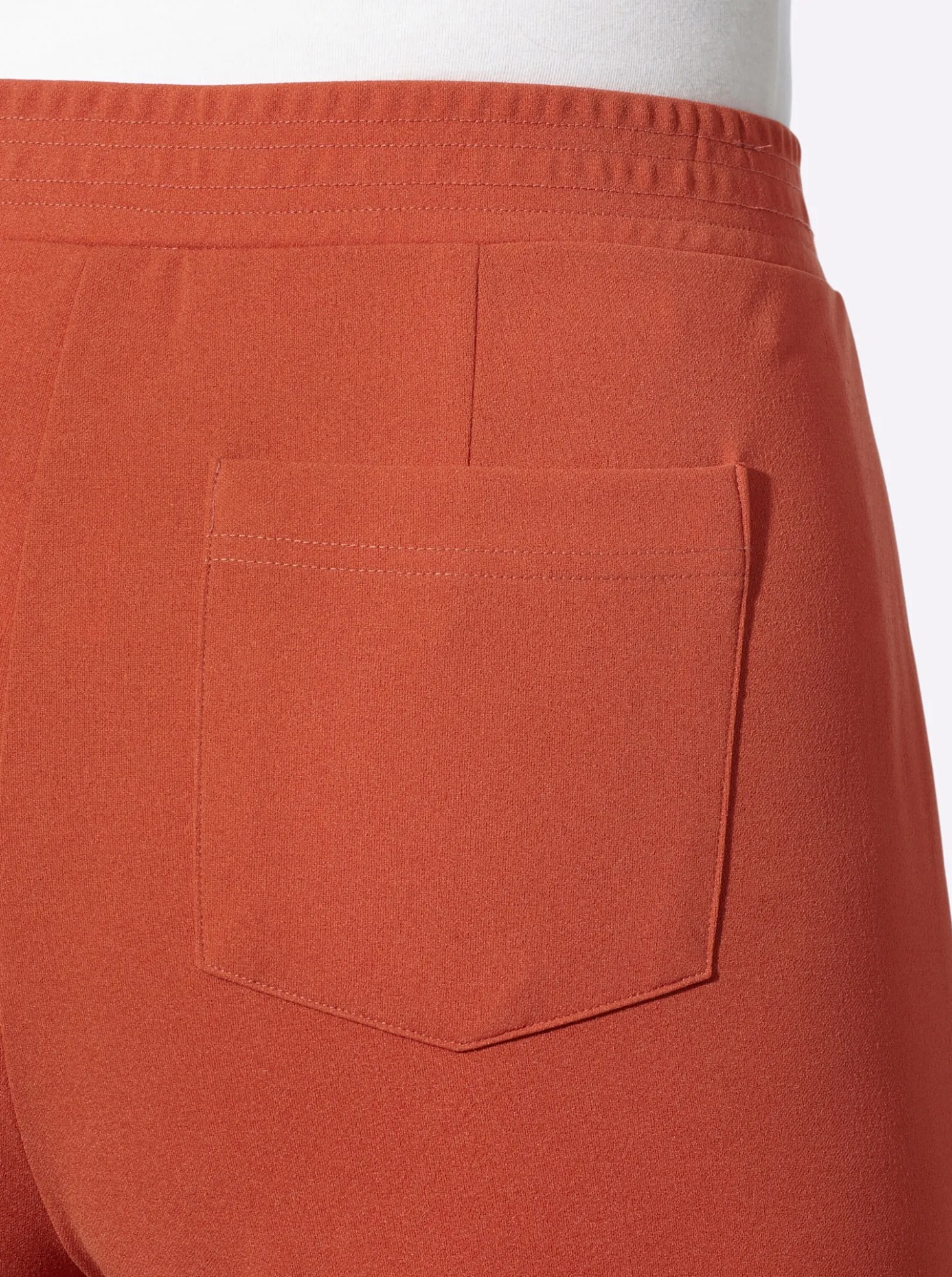 Schlupfhose in gerader Form