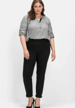 Schlupfhose in schmaler Form, aus Twill