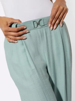 Schlupfhose mit modisch weiten Beinen