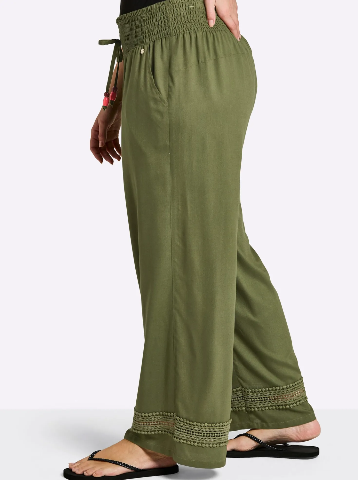 Schlupfhose mit Spitze am Saum