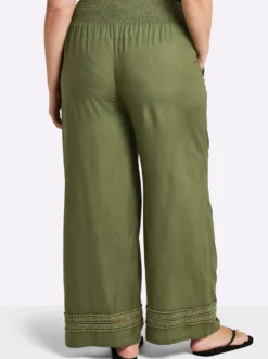Schlupfhose mit Spitze am Saum