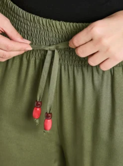 Schlupfhose mit Spitze am Saum