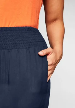 Schlupfhose mit weitem Bein