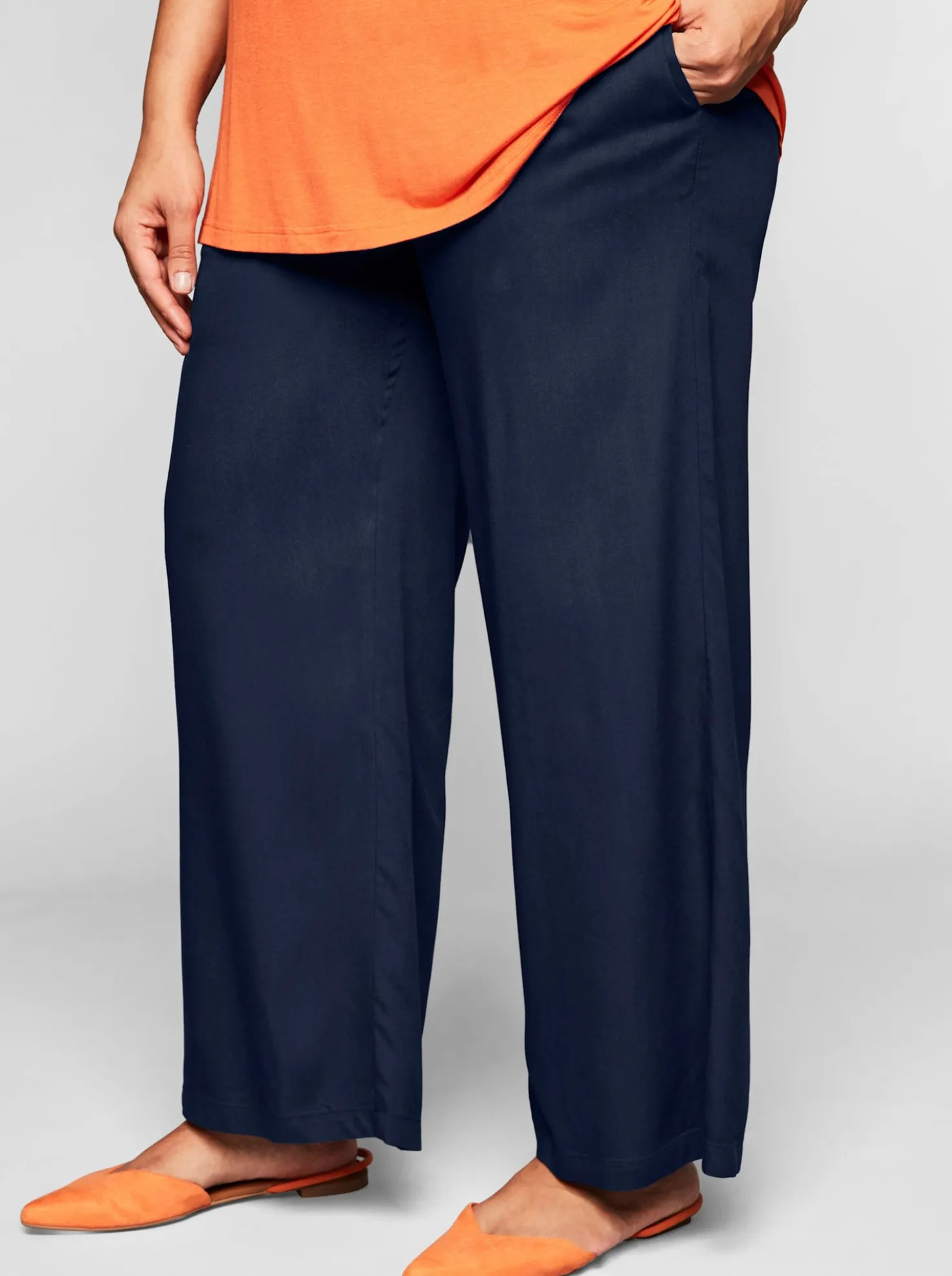 Schlupfhose mit weitem Bein