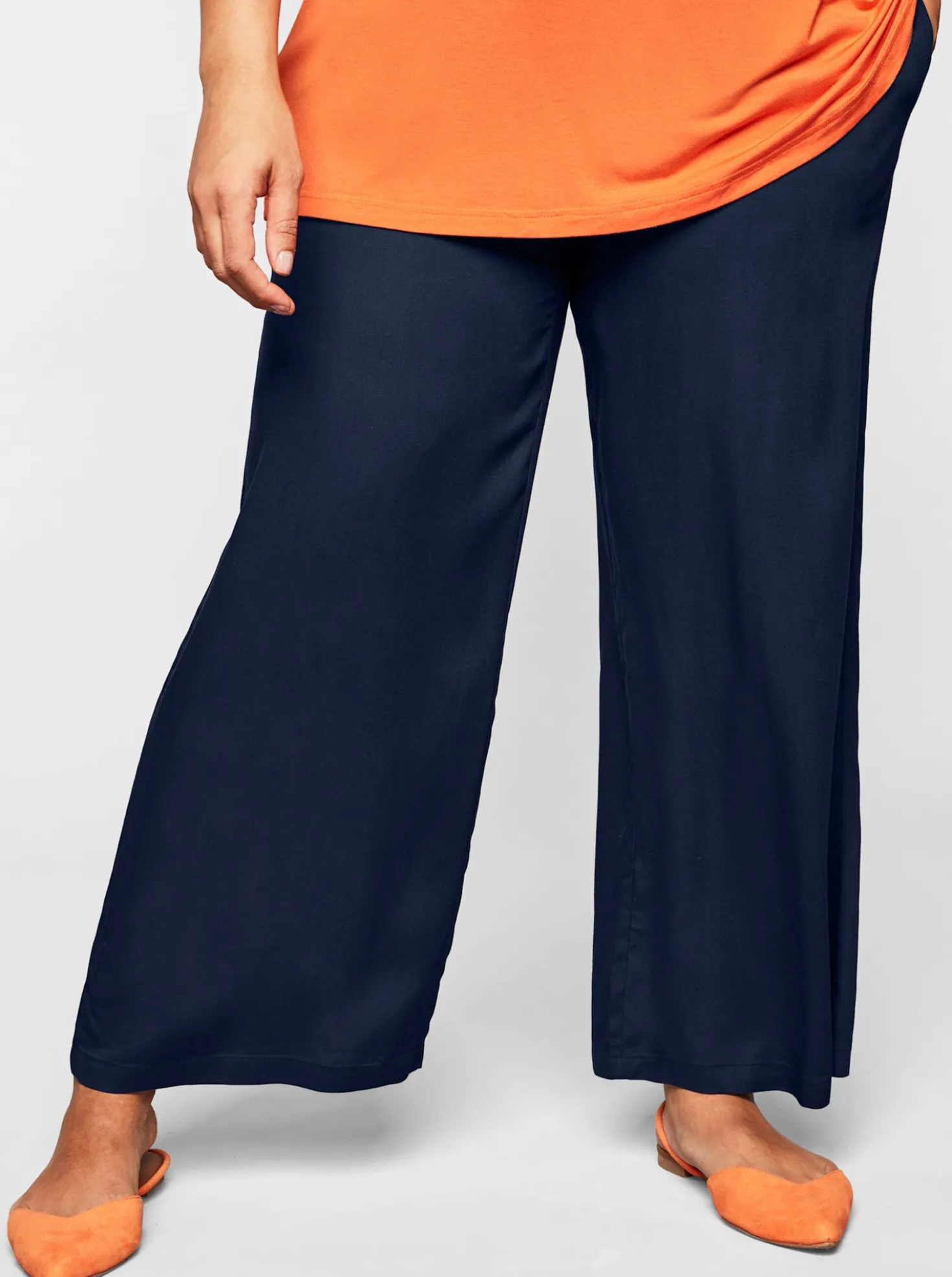 Schlupfhose mit weitem Bein