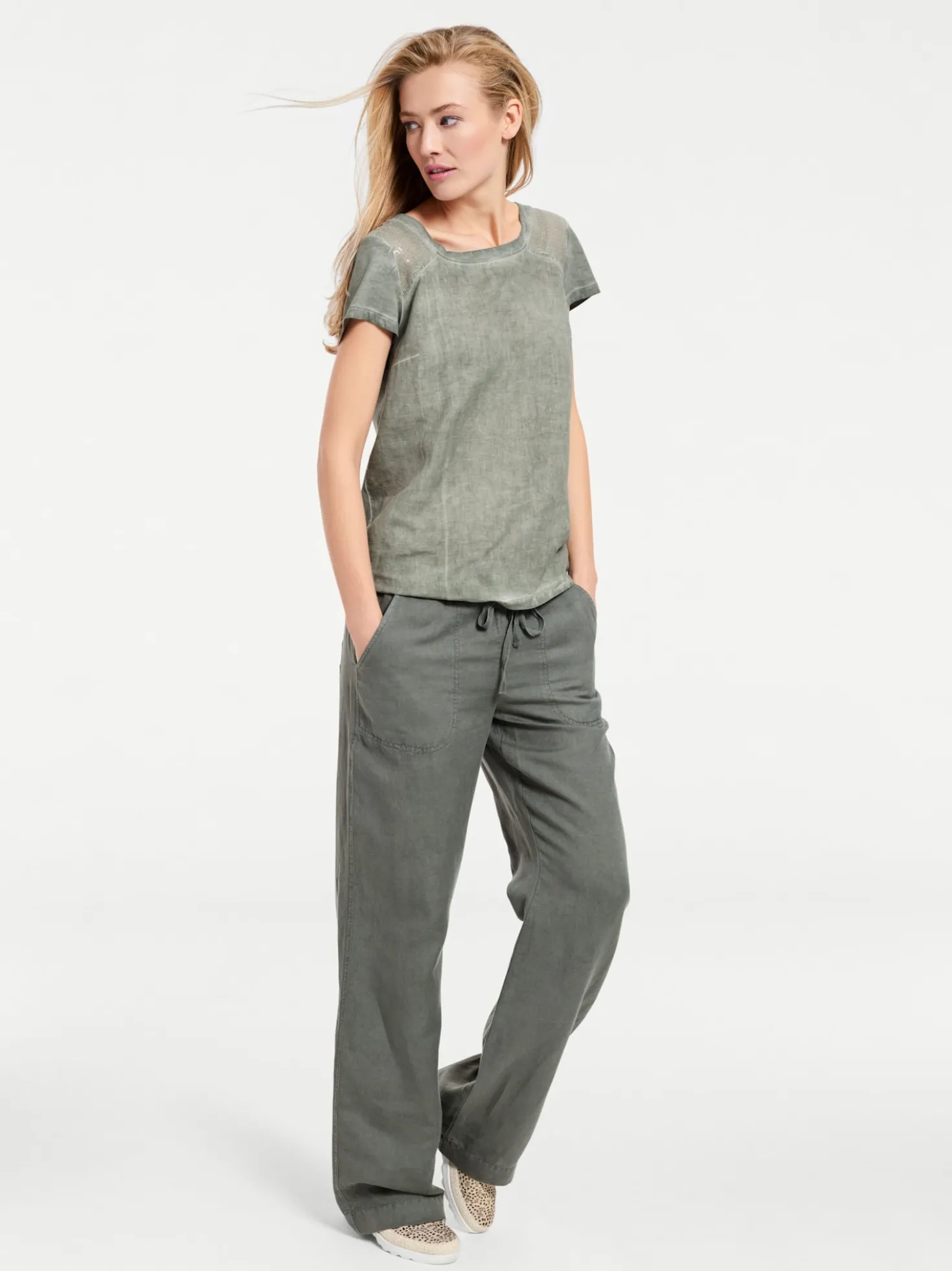 Schlupfhose mit weitem Bein
