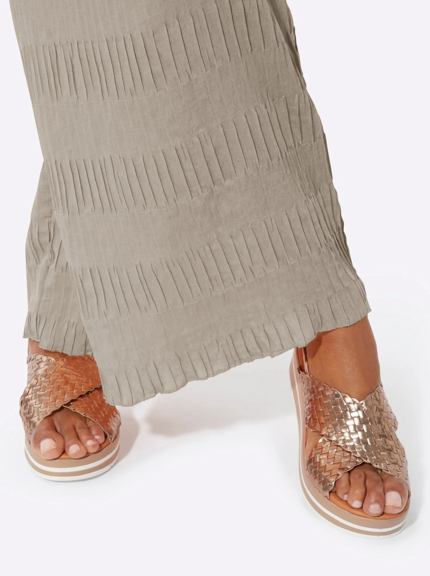 Schlupfhose mit weiten Beinen
