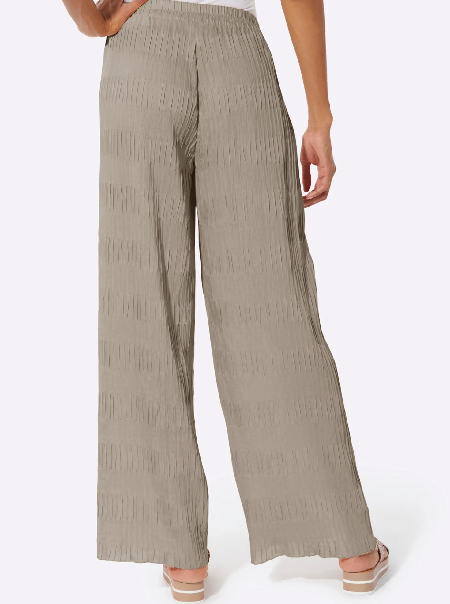 Schlupfhose mit weiten Beinen