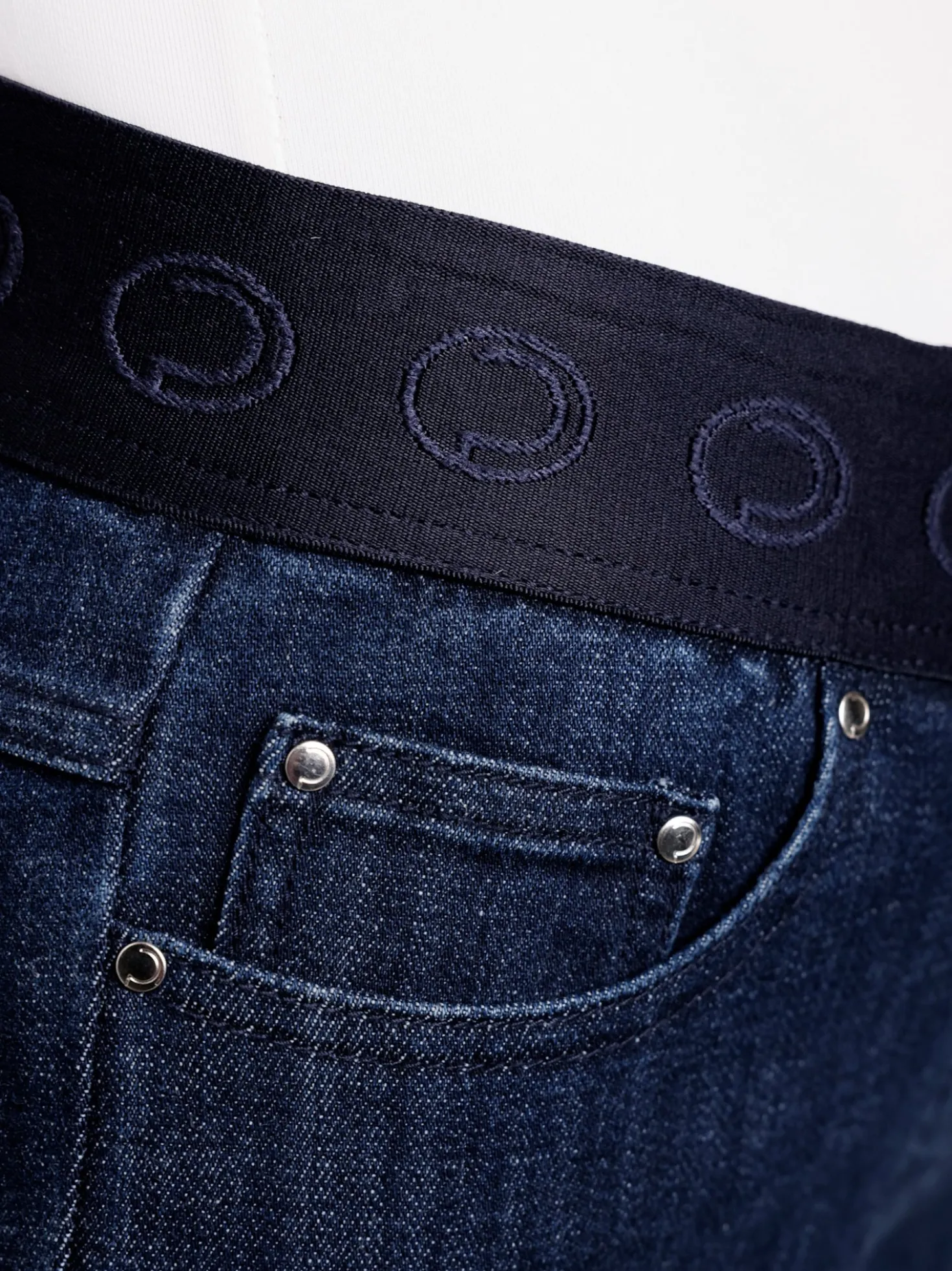 Schlupfjeans im Materialmix mit Baumwolle und Lyocell