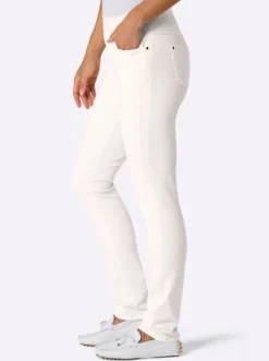 Schlupfjeans mit CLP-Schriftzug rundum