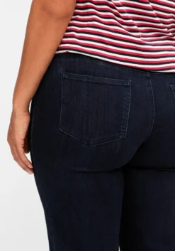 Schlupfjeans mit durchgehend weitem Bein