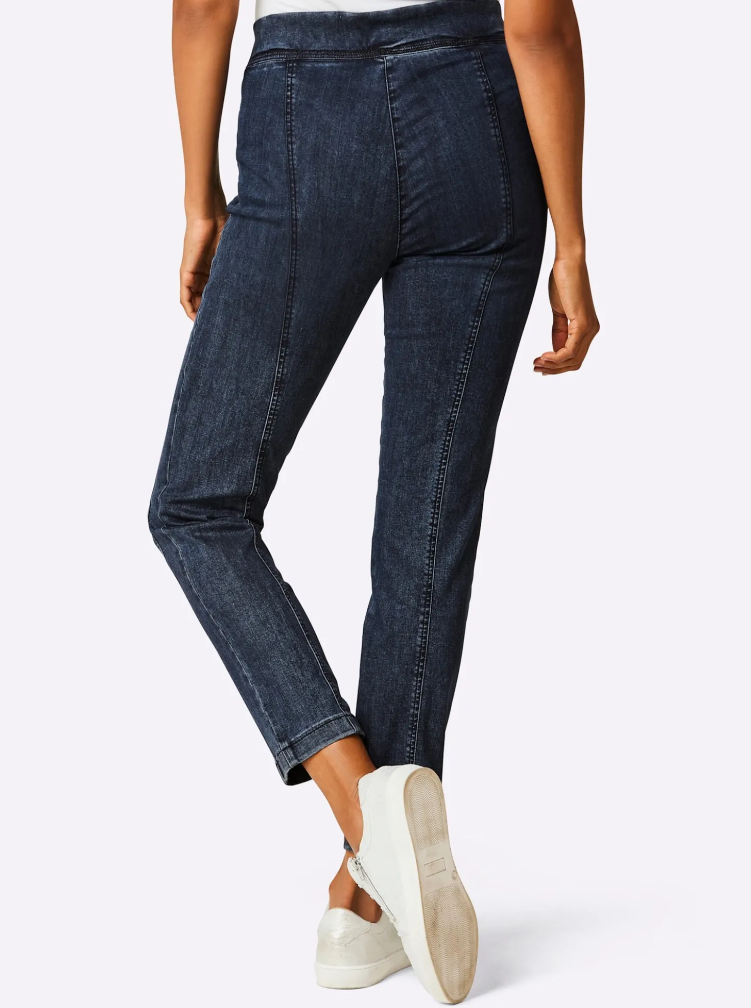 Schlupfjeans mit Längsnähten