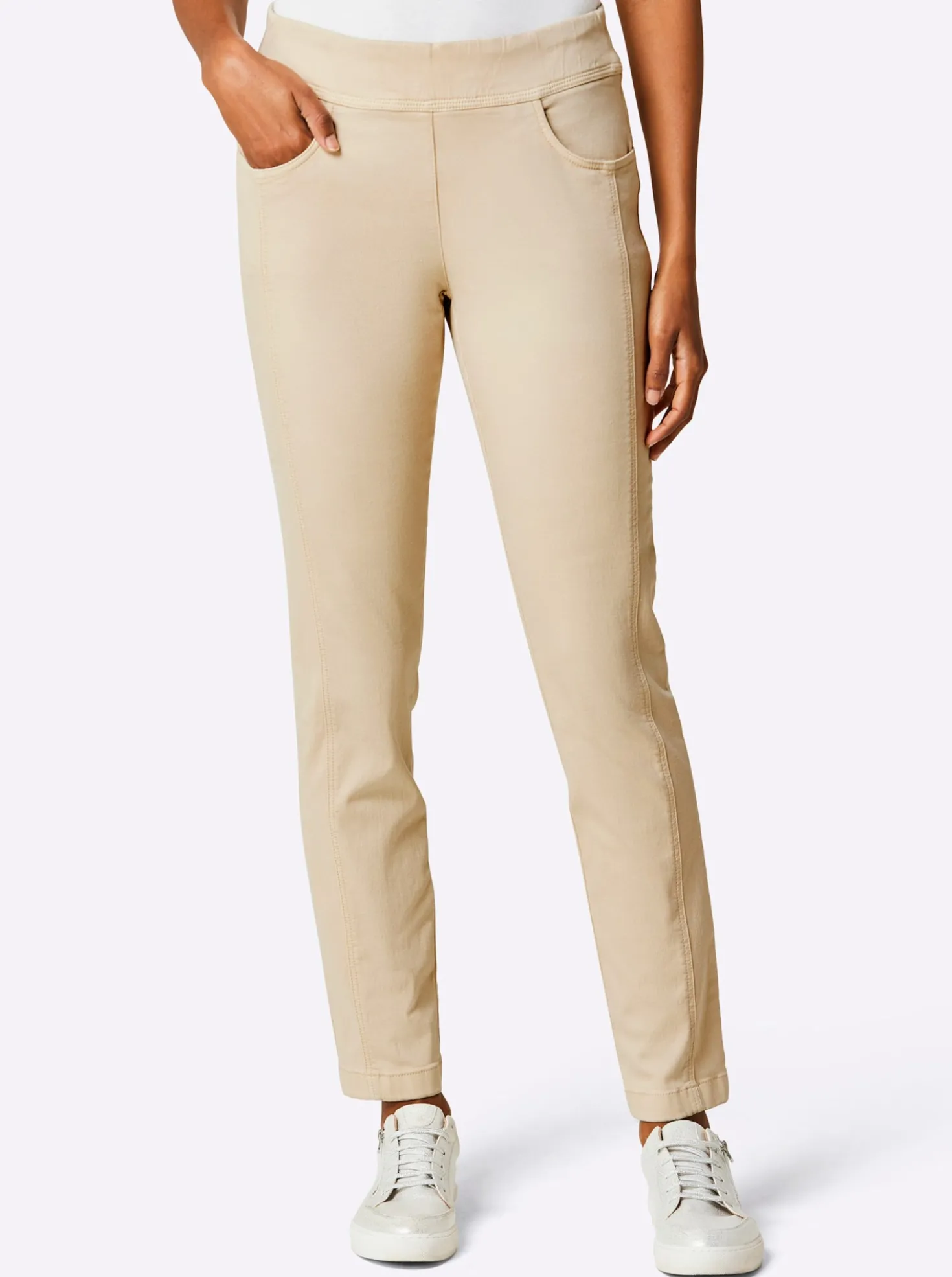 Schlupfjeans mit Längsnähten