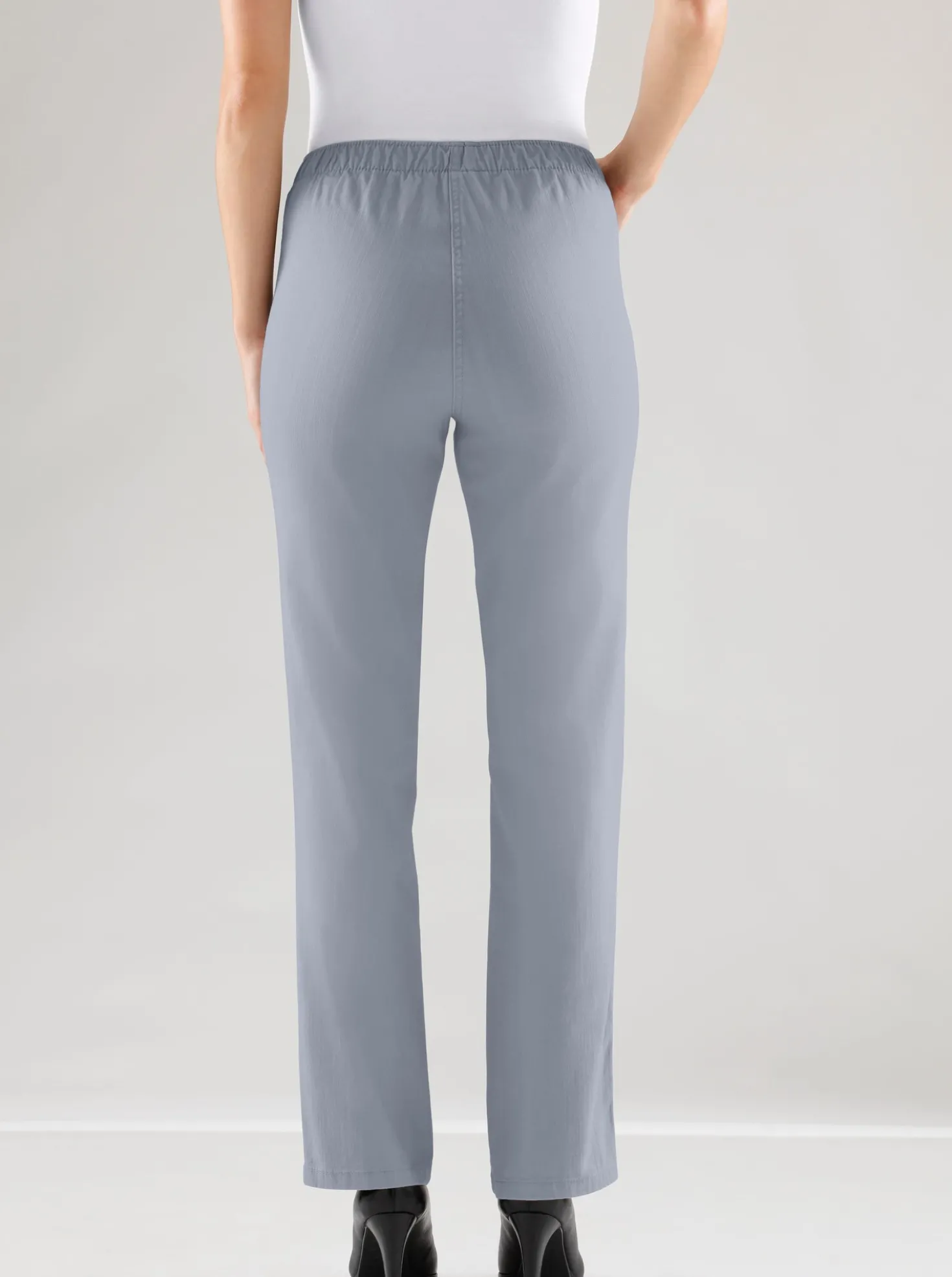 Schlupfjeans mit Rundum-Dehnbund