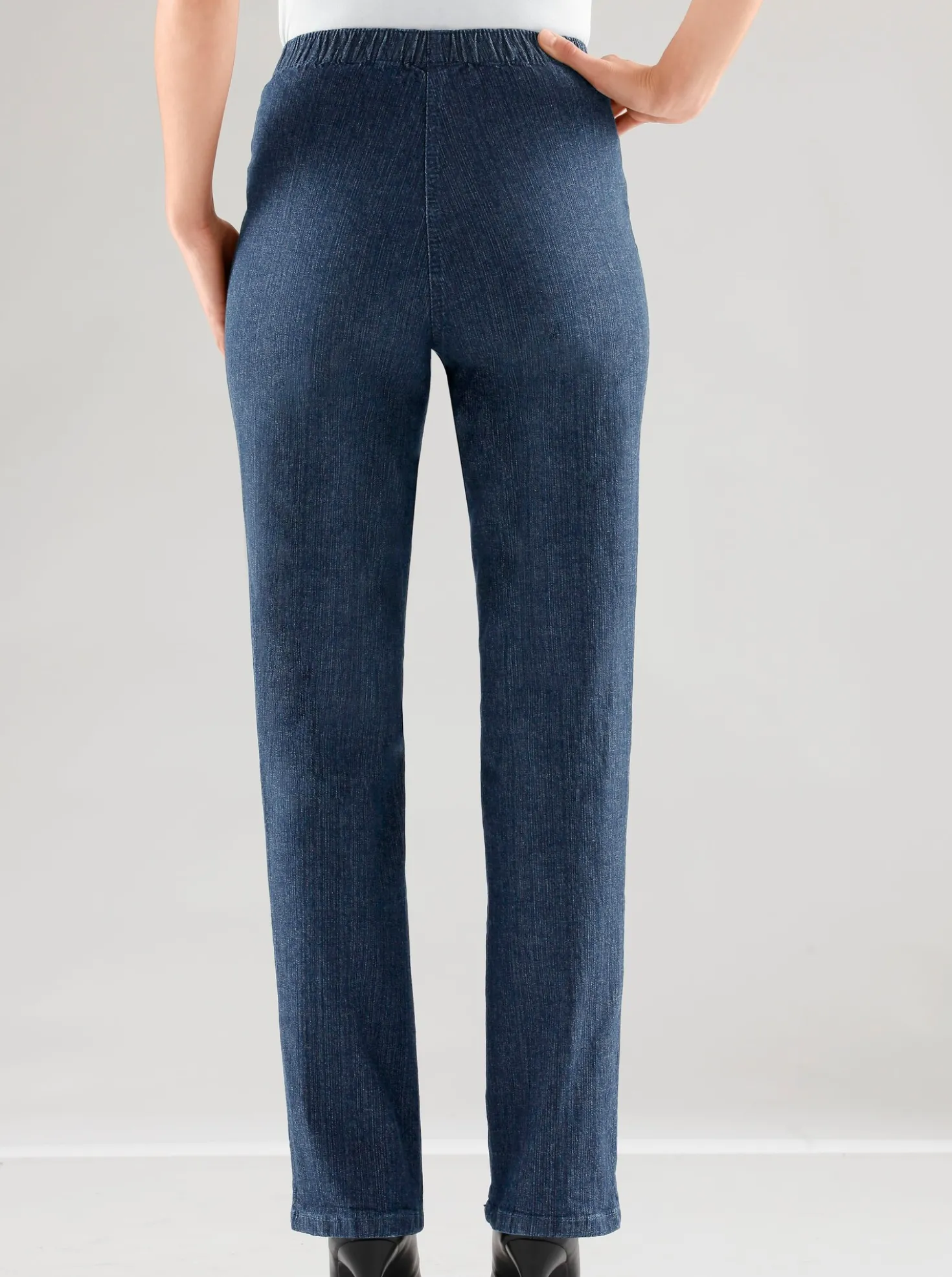 Schlupfjeans mit Rundum-Dehnbund
