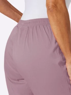 Schlupfjeans mit weitem Bein