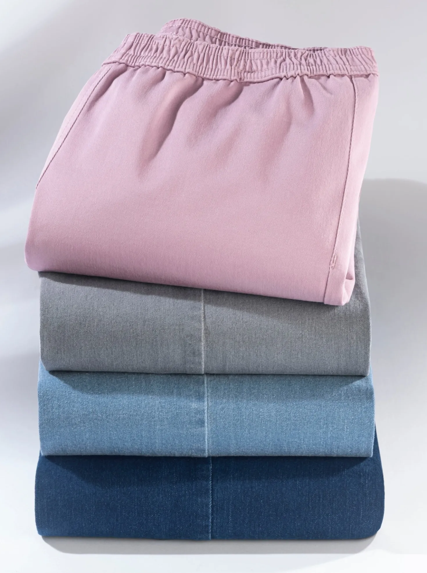 Schlupfjeans mit weitem Bein