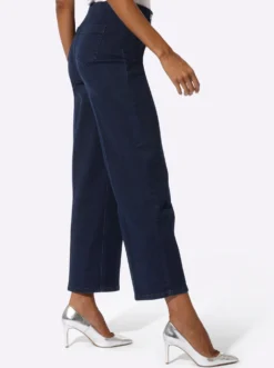 Schlupfjeans mit weiten Beinen