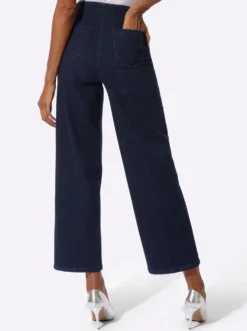 Schlupfjeans mit weiten Beinen