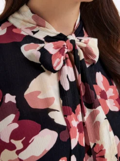 Schluppenbluse mit Blumenprint