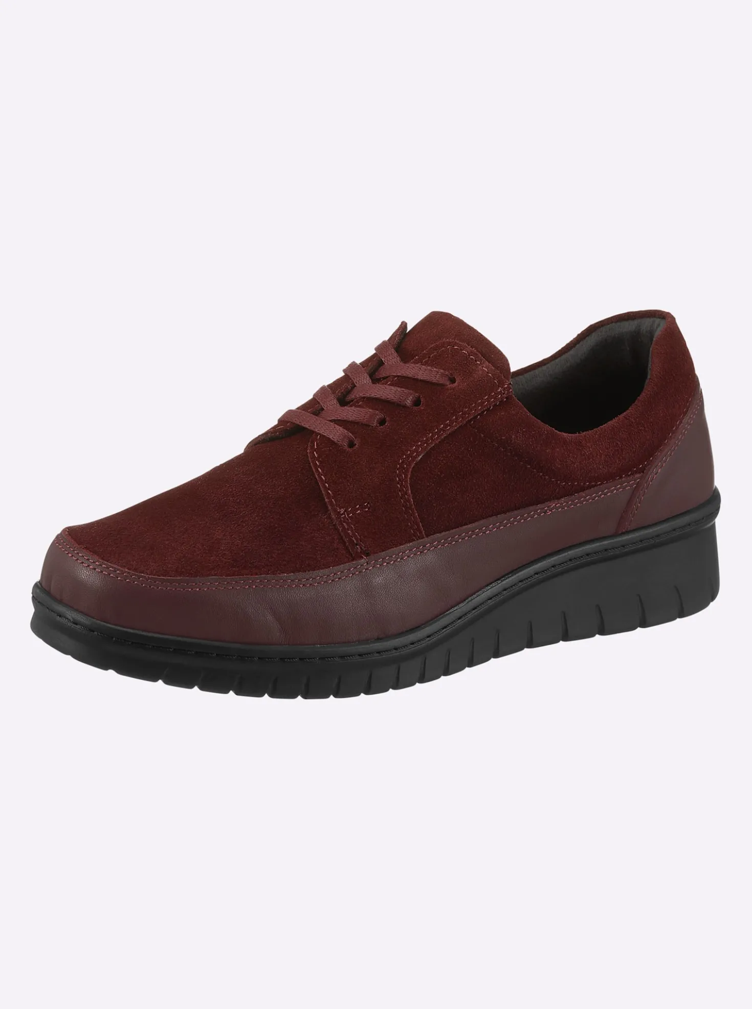 Schnürschuh für kräftige Füße