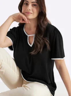 Shirt in leicht ausgestellter Form
