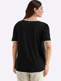 Shirt in leicht ausgestellter Form