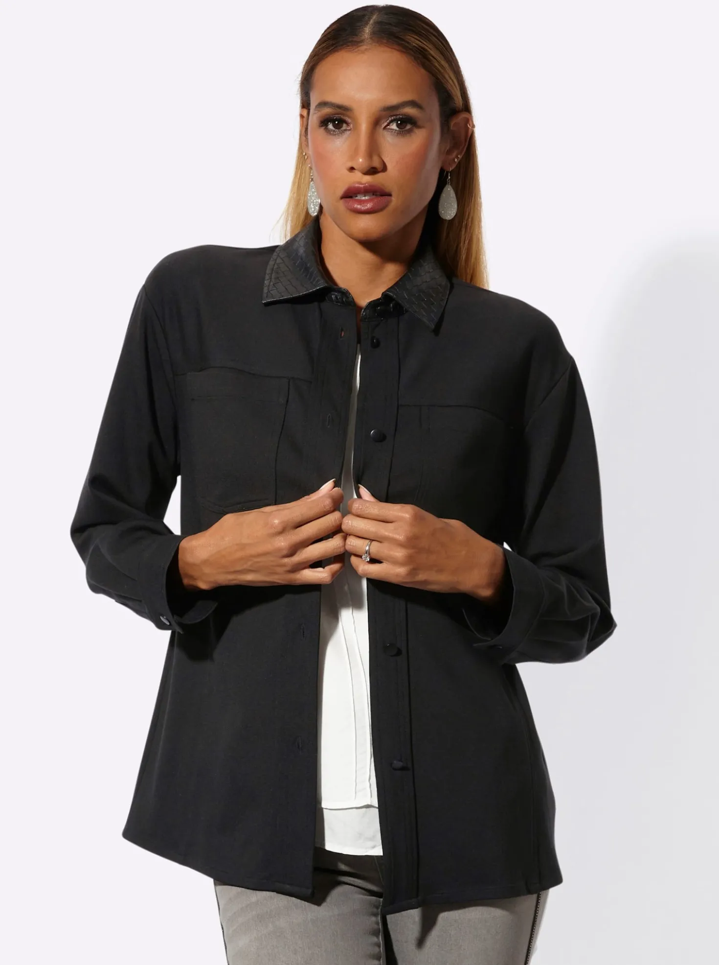 Shirtjacke mit seitlichem Riegel in Flecht-Optik